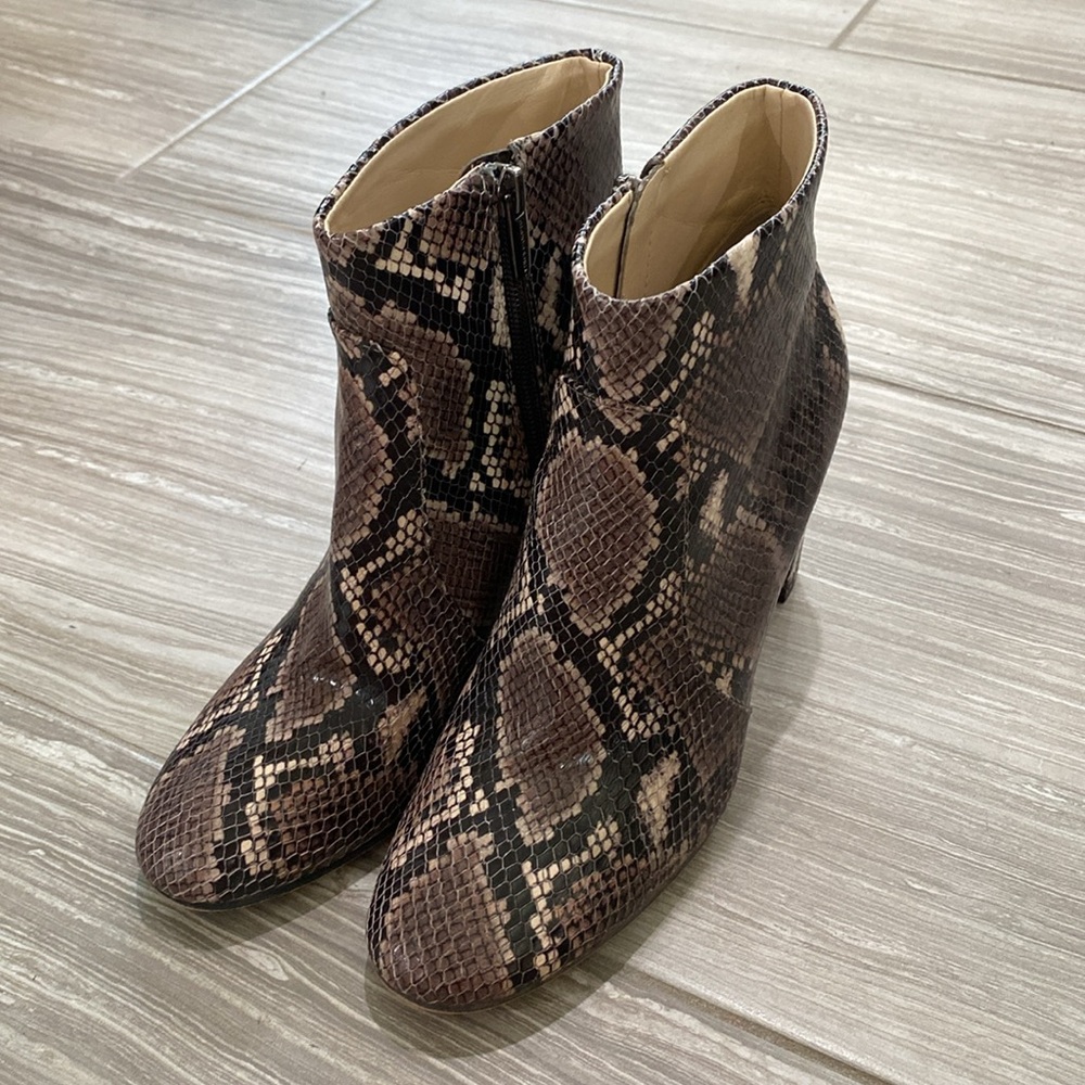 Vince Camuto Sanstan Taupe Python Snake Print Ank… - image 3